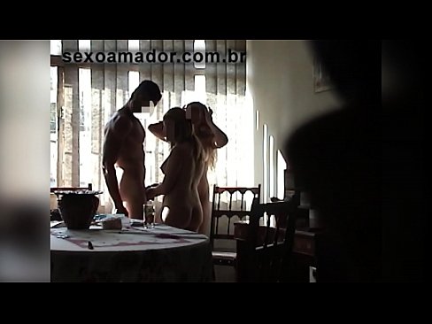 ❤️ Els amics sexuals conviden un home gegant i un trio amb ell ☑ Porno rus a nosaltres ca.pornsexer.ru ☑