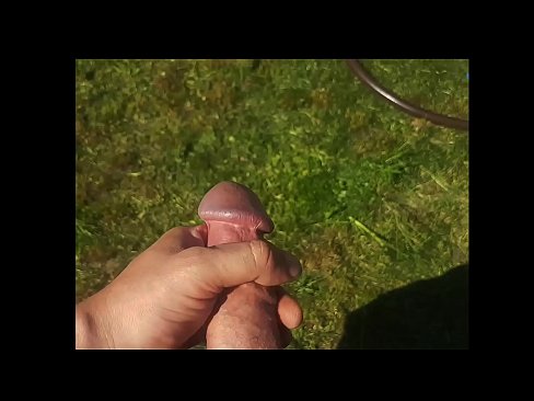❤️ Una guapa calenta es folla el seu cony rosa i es corre amb un esquitxat en un jardí d'estiu ☑ Porno rus a nosaltres ca.pornsexer.ru ☑