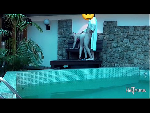 ❤️ El cap convida la criada a la piscina, però no va poder resistir-se a una calor ☑ Porno rus a nosaltres ca.pornsexer.ru ☑